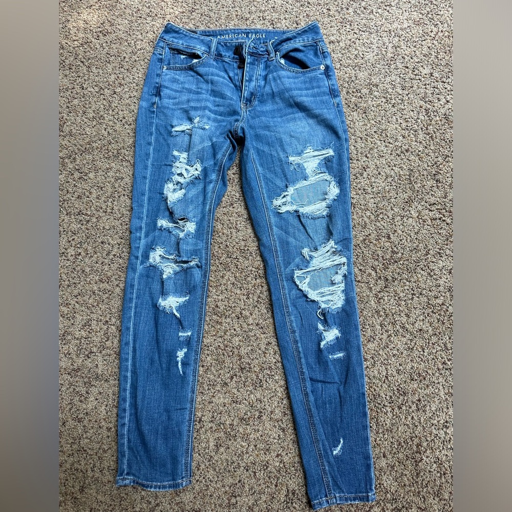 American Eagle size 0 tomgirl jeans slightly worn